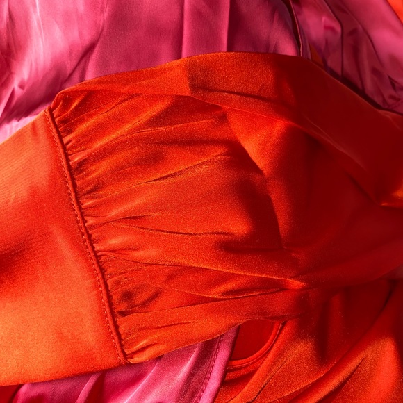 NEW INVENTORY 💋Deep V Neck Color-Block Bodysuit💋 - Picture 7 of 10